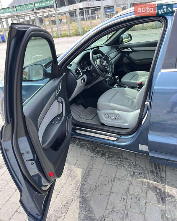 Внедорожник / Кроссовер Audi Q3 2016 в Львове