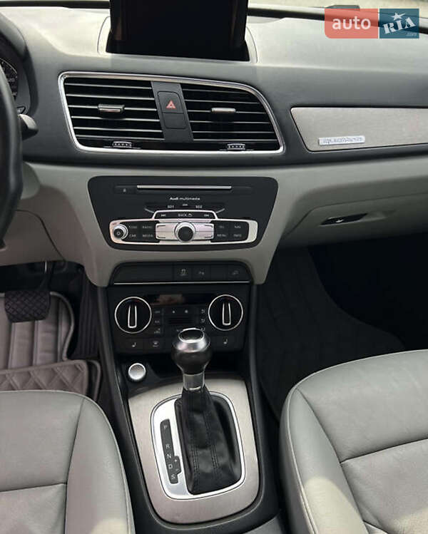 Внедорожник / Кроссовер Audi Q3 2016 в Львове
