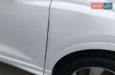 Позашляховик / Кросовер Audi Q3 2021 в 