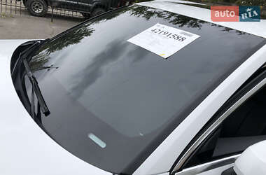 Позашляховик / Кросовер Audi Q3 2021 в 