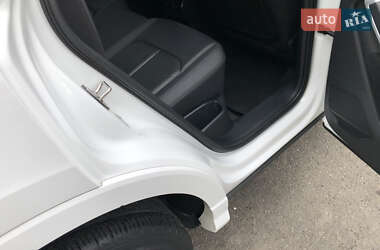 Позашляховик / Кросовер Audi Q3 2021 в 