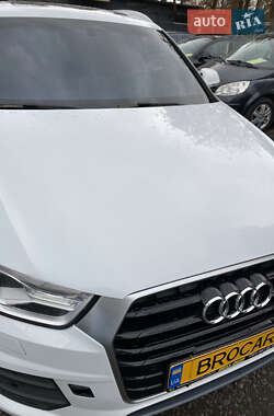 Позашляховик / Кросовер Audi Q3 2017 в 