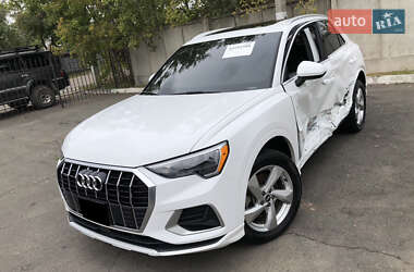 Позашляховик / Кросовер Audi Q3 2021 в 