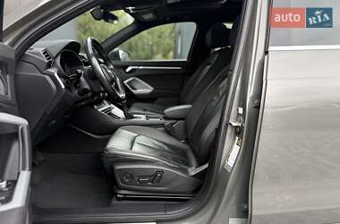 Внедорожник / Кроссовер Audi Q3 2020 в 