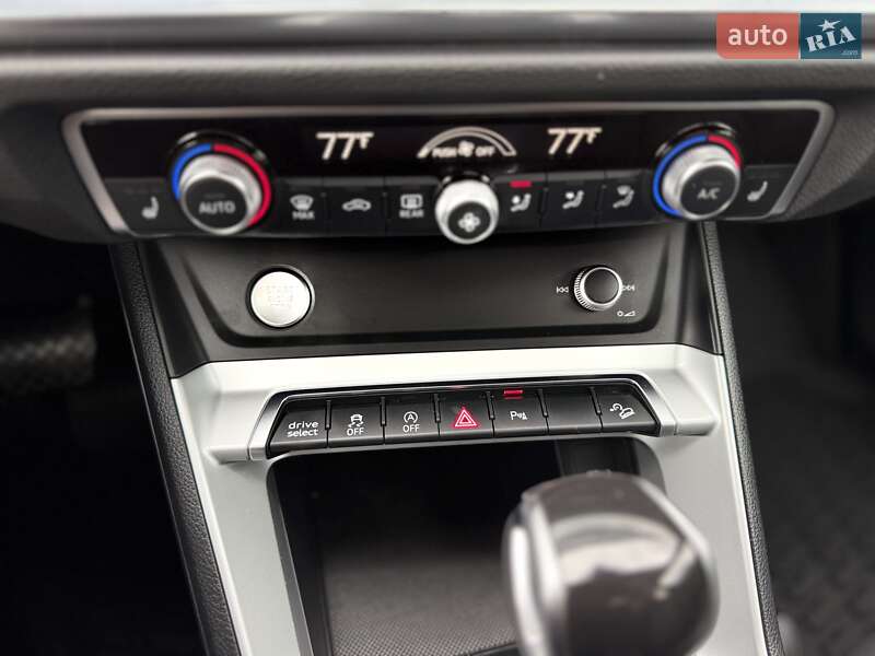 Позашляховик / Кросовер Audi Q3 2020 в Львові