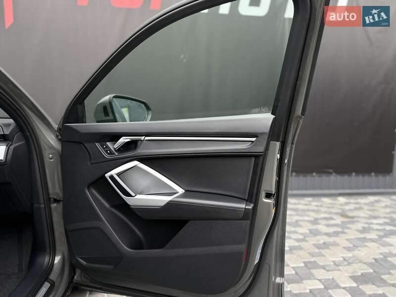 Позашляховик / Кросовер Audi Q3 2020 в Львові