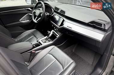 Внедорожник / Кроссовер Audi Q3 2020 в 