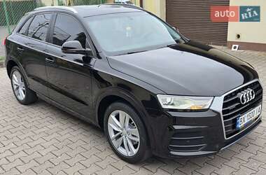 Позашляховик / Кросовер Audi Q3 2016 в 
