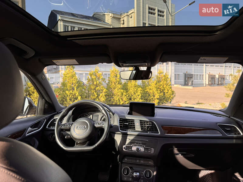 Позашляховик / Кросовер Audi Q3 2017 в Дніпрі