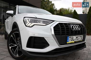 Позашляховик / Кросовер Audi Q3 2020 в 