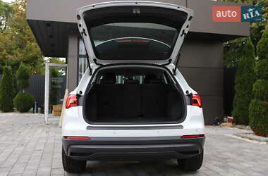 Позашляховик / Кросовер Audi Q3 2020 в 