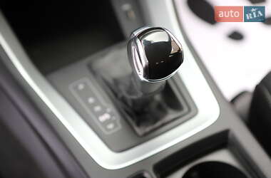 Позашляховик / Кросовер Audi Q3 2020 в 