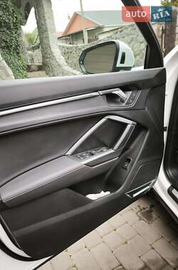 Внедорожник / Кроссовер Audi Q3 2021 в 