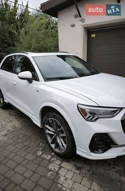 Внедорожник / Кроссовер Audi Q3 2021 в 