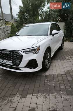 Внедорожник / Кроссовер Audi Q3 2021 в 