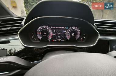 Внедорожник / Кроссовер Audi Q3 2021 в 