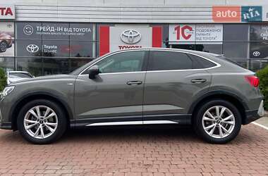 Внедорожник / Кроссовер Audi Q3 2020 в 