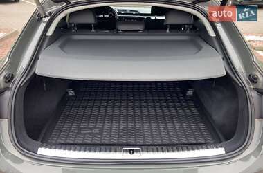 Внедорожник / Кроссовер Audi Q3 2020 в 