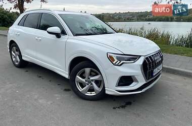 Внедорожник / Кроссовер Audi Q3 2020 в 