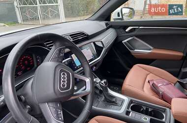 Внедорожник / Кроссовер Audi Q3 2020 в 