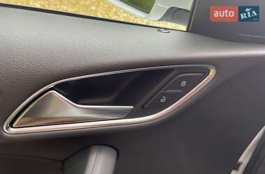 Внедорожник / Кроссовер Audi Q3 2015 в 