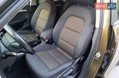 Внедорожник / Кроссовер Audi Q3 2012 в 