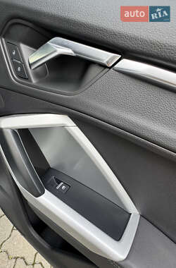 Внедорожник / Кроссовер Audi Q3 2021 в 