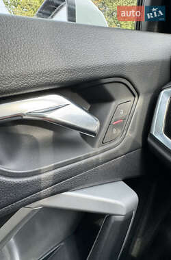 Внедорожник / Кроссовер Audi Q3 2021 в 