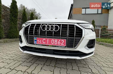 Внедорожник / Кроссовер Audi Q3 2021 в 