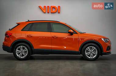 Внедорожник / Кроссовер Audi Q3 2021 в 