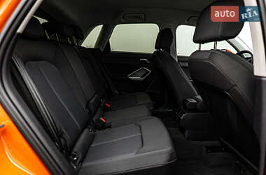 Внедорожник / Кроссовер Audi Q3 2021 в 