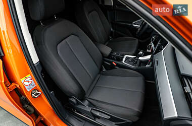 Внедорожник / Кроссовер Audi Q3 2021 в 