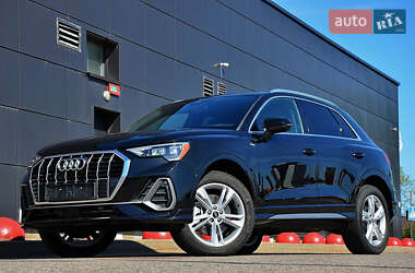 Внедорожник / Кроссовер Audi Q3 2022 в Киеве