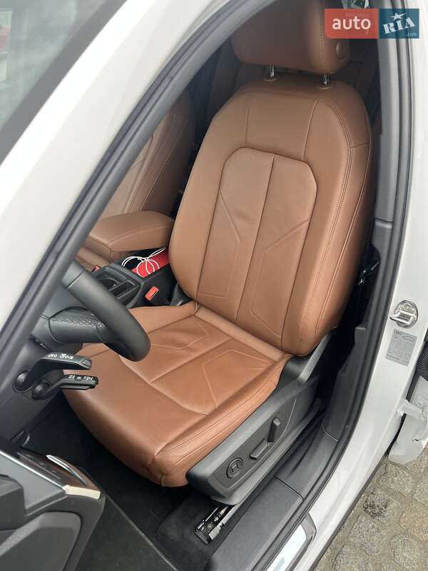 Внедорожник / Кроссовер Audi Q3 2024 в Днепре