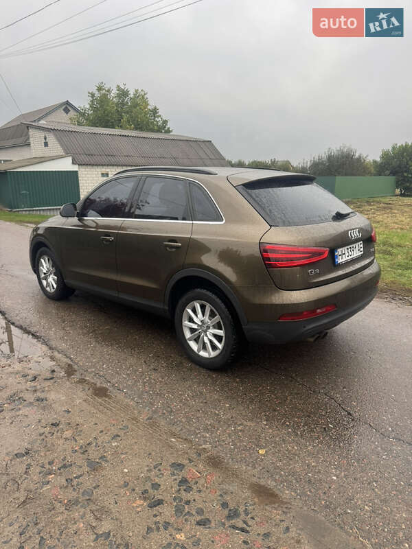 Позашляховик / Кросовер Audi Q3 2014 в Києві