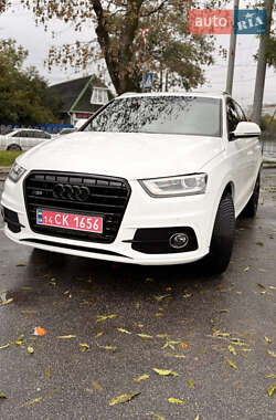 Позашляховик / Кросовер Audi Q3 2015 в 