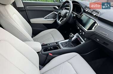 Позашляховик / Кросовер Audi Q3 2020 в 