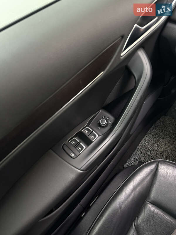Внедорожник / Кроссовер Audi Q3 2014 в Одессе фото 11 Внедорожник / Кроссовер Audi Q3 2014 в Одессе