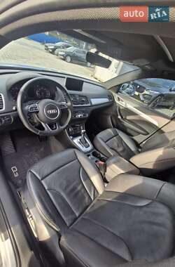 Внедорожник / Кроссовер Audi Q3 2015 в 