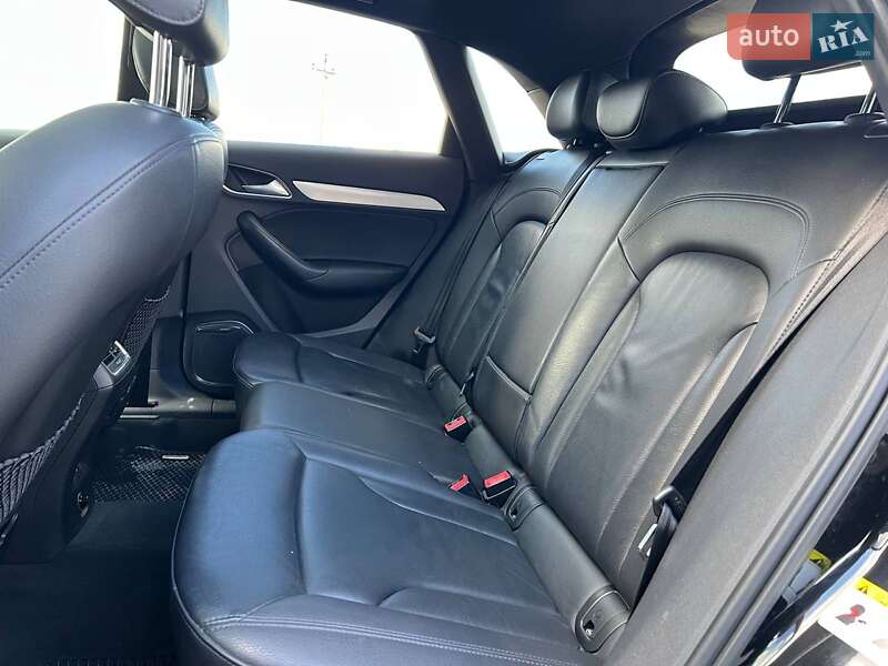 Внедорожник / Кроссовер Audi Q3 2014 в Львове