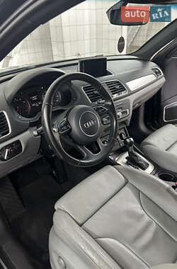 Внедорожник / Кроссовер Audi Q3 2016 в 