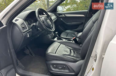 Позашляховик / Кросовер Audi Q3 2015 в 
