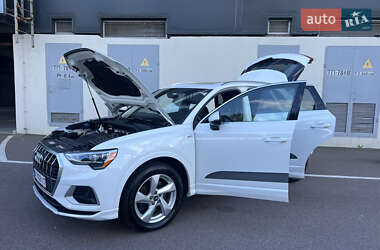 Внедорожник / Кроссовер Audi Q3 2021 в 