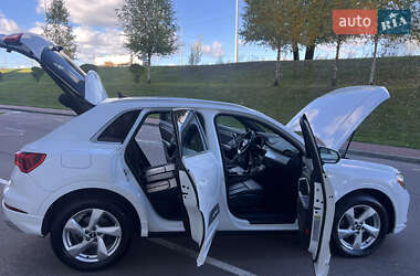 Внедорожник / Кроссовер Audi Q3 2021 в 