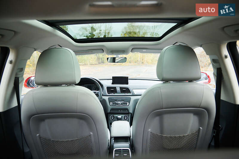Внедорожник / Кроссовер Audi Q3 2015 в Киеве