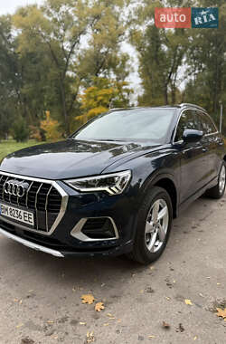 Позашляховик / Кросовер Audi Q3 2019 в 