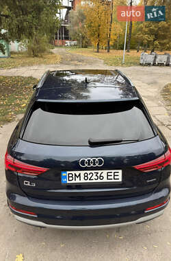 Позашляховик / Кросовер Audi Q3 2019 в 