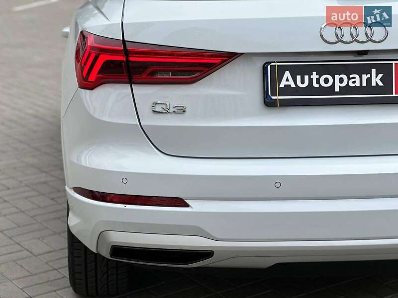 Позашляховик / Кросовер Audi Q3 2021 в Одесі