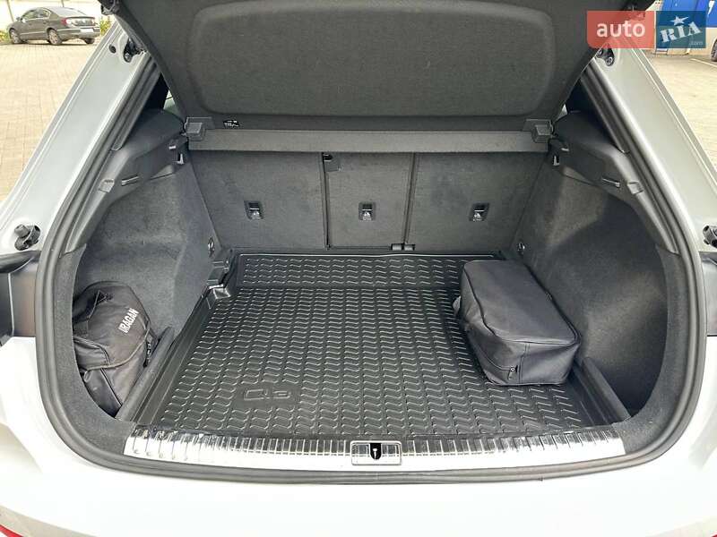 Позашляховик / Кросовер Audi Q3 2021 в Одесі