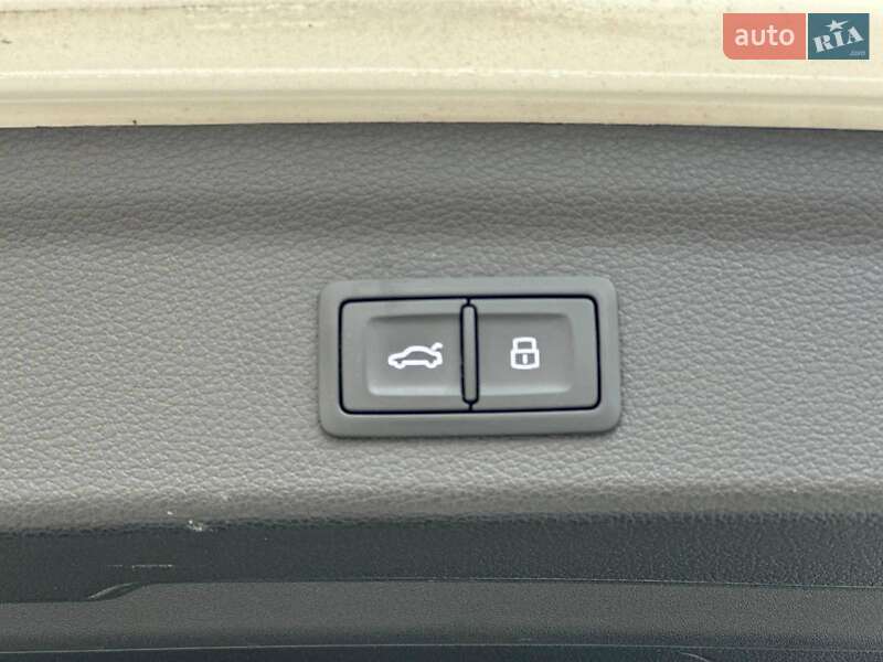 Позашляховик / Кросовер Audi Q3 2021 в Одесі